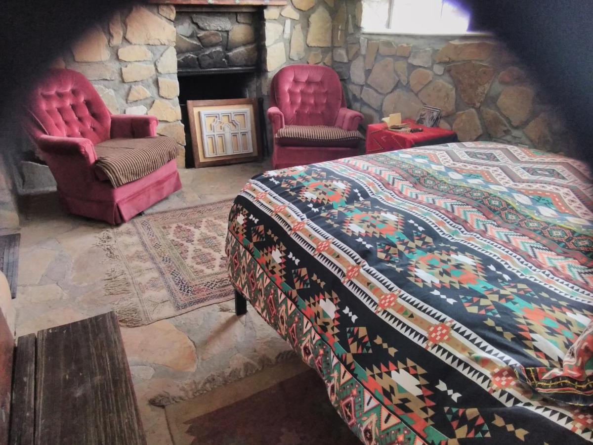 La Loma Del Chivo Llc Stone Cottage Alternative Building Marathon Ngoại thất bức ảnh